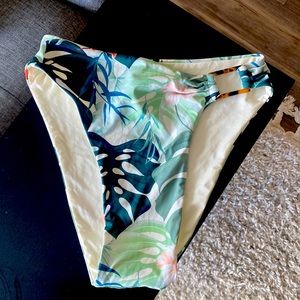 Never worn high legged Toluca bikini bottoms